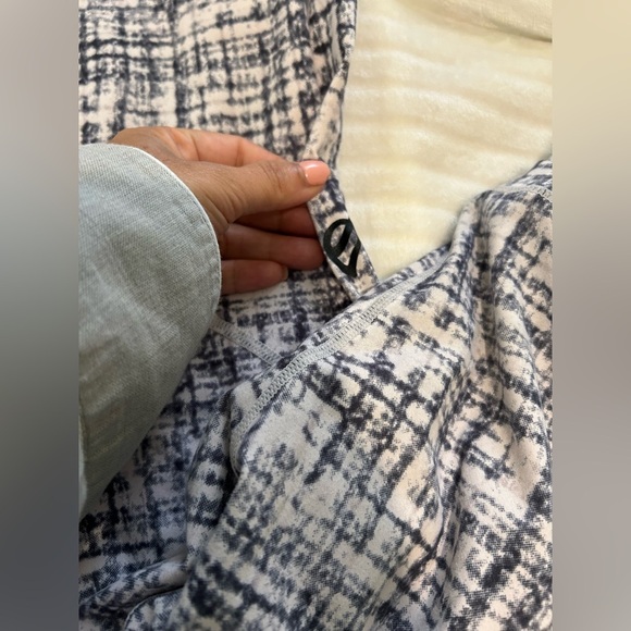 P'tula Black and White Patterned leggings - Picture 6 of 8